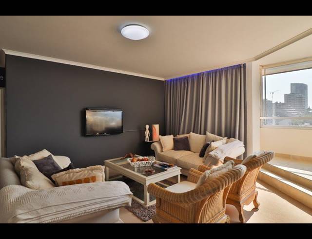 2 BEDROOM APARTMENT FOR SALE IN UMHLANGA CENTRAL
